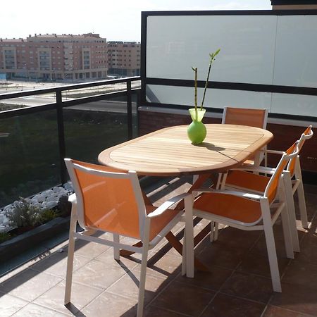 Apartmán Atico, Piscina, Ac, Wi-Fi Y Parking Gratis, Gran Terraza, Vut 47-79 Arroyo de la Encomienda Exteriér fotografie
