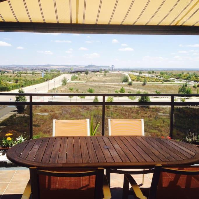 Apartmán Atico, Piscina, Ac, Wi-Fi Y Parking Gratis, Gran Terraza, Vut 47-79 Arroyo de la Encomienda Exteriér fotografie