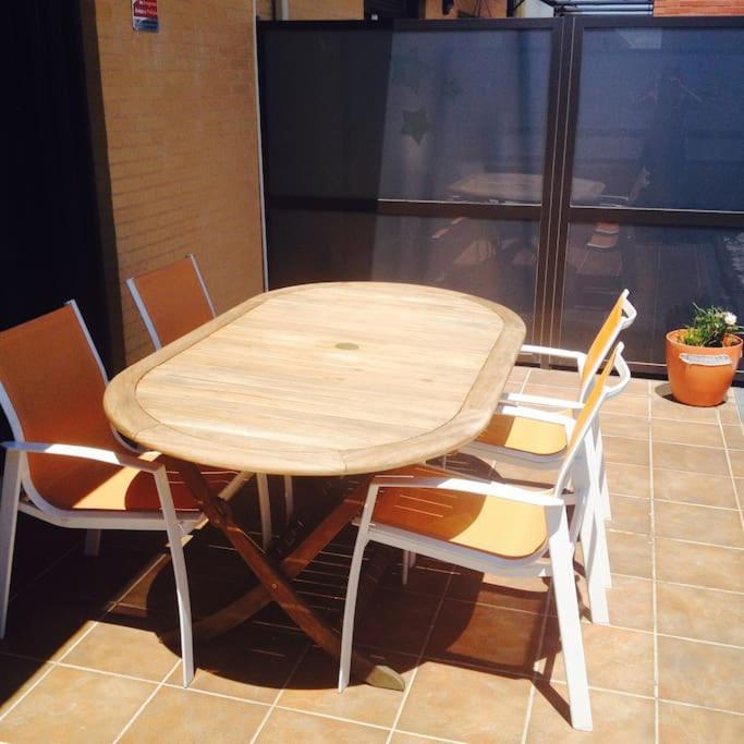 Apartmán Atico, Piscina, Ac, Wi-Fi Y Parking Gratis, Gran Terraza, Vut 47-79 Arroyo de la Encomienda Exteriér fotografie